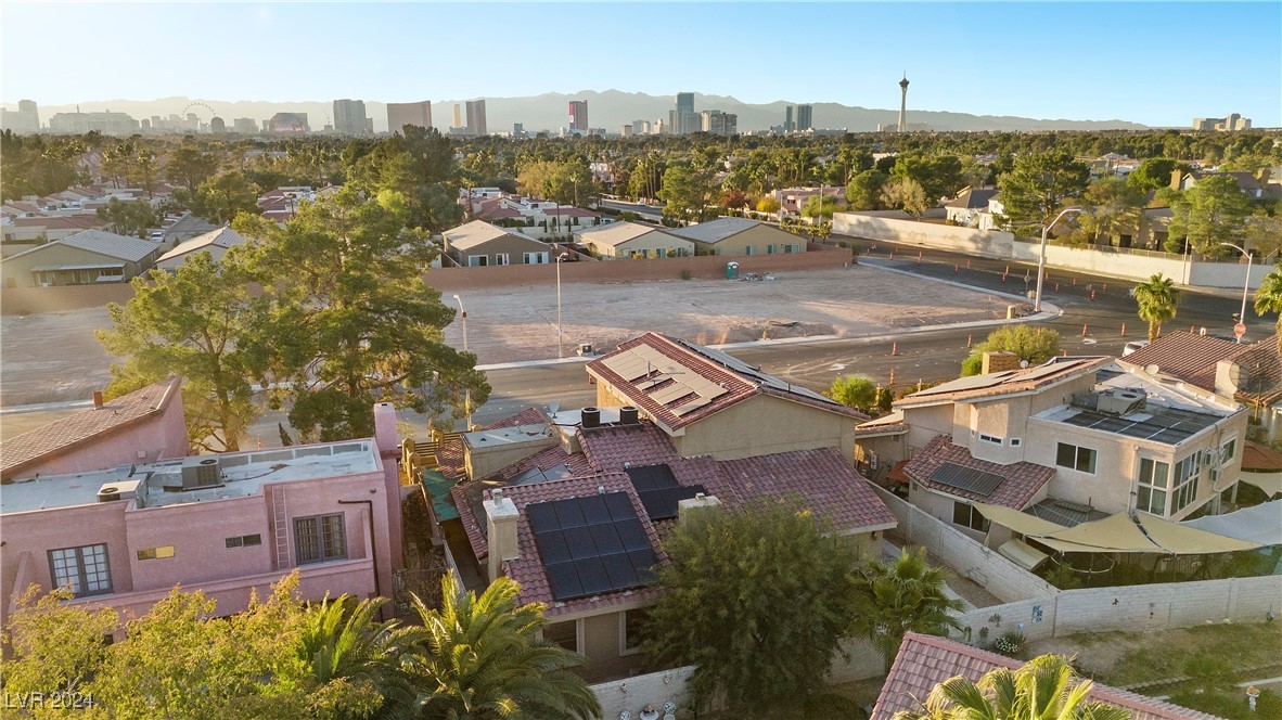 Las Vegas, Nevada 89121, United States, 4 Bedrooms Bedrooms, ,4 BathroomsBathrooms,Residential,Active,31637