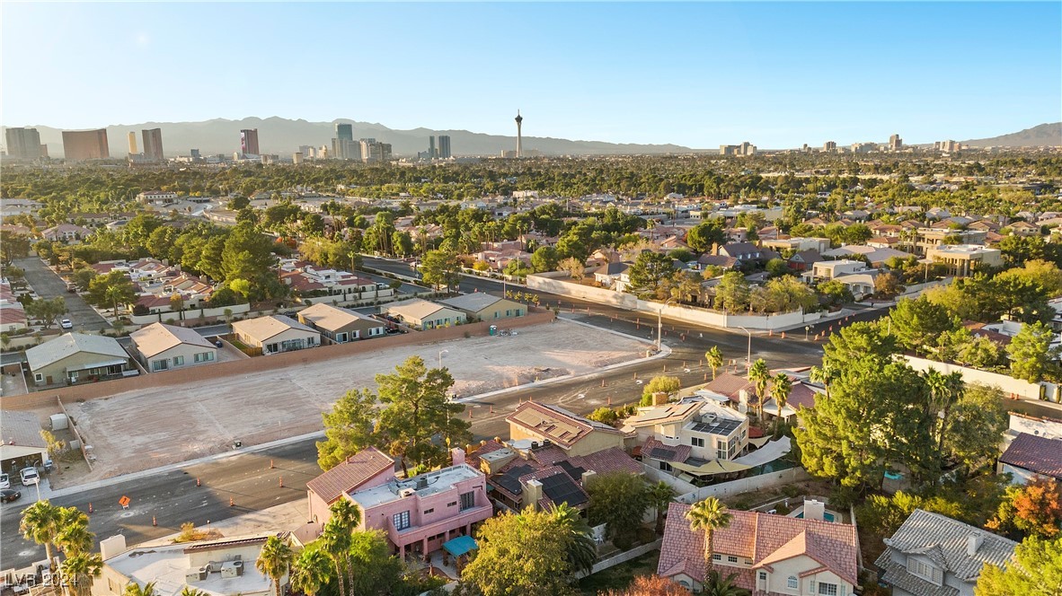 Las Vegas, Nevada 89121, United States, 4 Bedrooms Bedrooms, ,4 BathroomsBathrooms,Residential,Active,31637