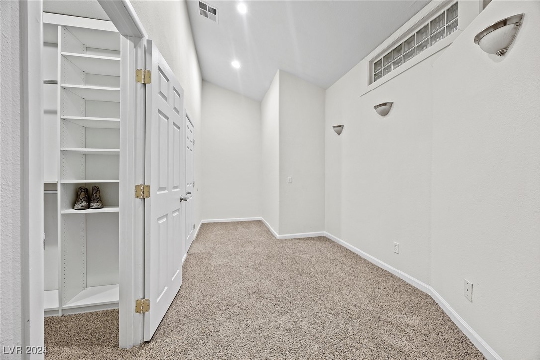 Las Vegas, Nevada 89121, United States, 4 Bedrooms Bedrooms, ,4 BathroomsBathrooms,Residential,Active,31637