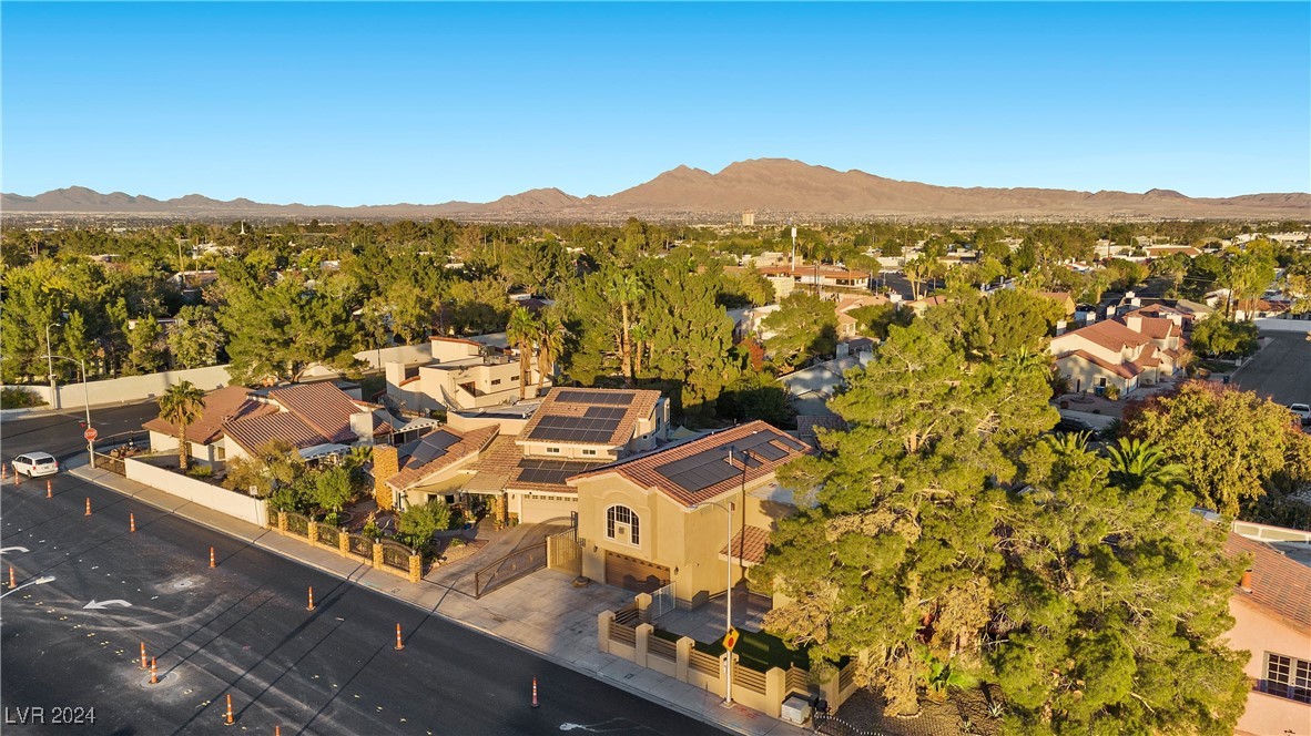 Las Vegas, Nevada 89121, United States, 4 Bedrooms Bedrooms, ,4 BathroomsBathrooms,Residential,Active,31637