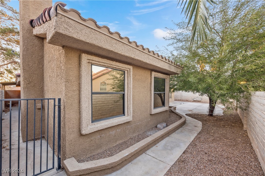 Las Vegas, Nevada 89121, United States, 4 Bedrooms Bedrooms, ,4 BathroomsBathrooms,Residential,Active,31637