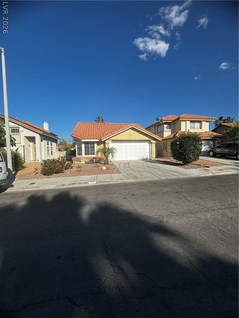 Photo of 338 Abbington Street, Henderson, NV 89074 (MLS # 2805914)