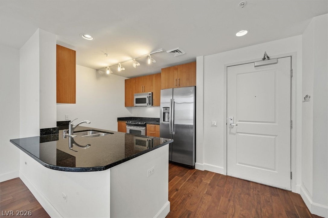 200 W SAHARA Avenue 3702