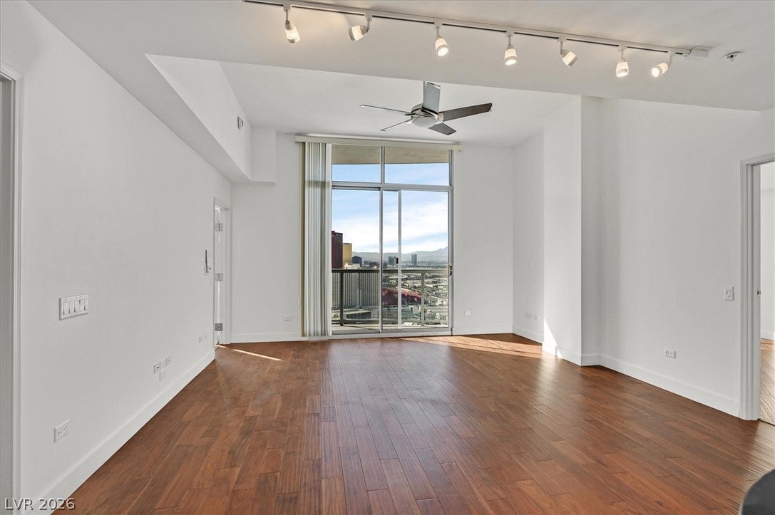 200 W SAHARA Avenue 3702