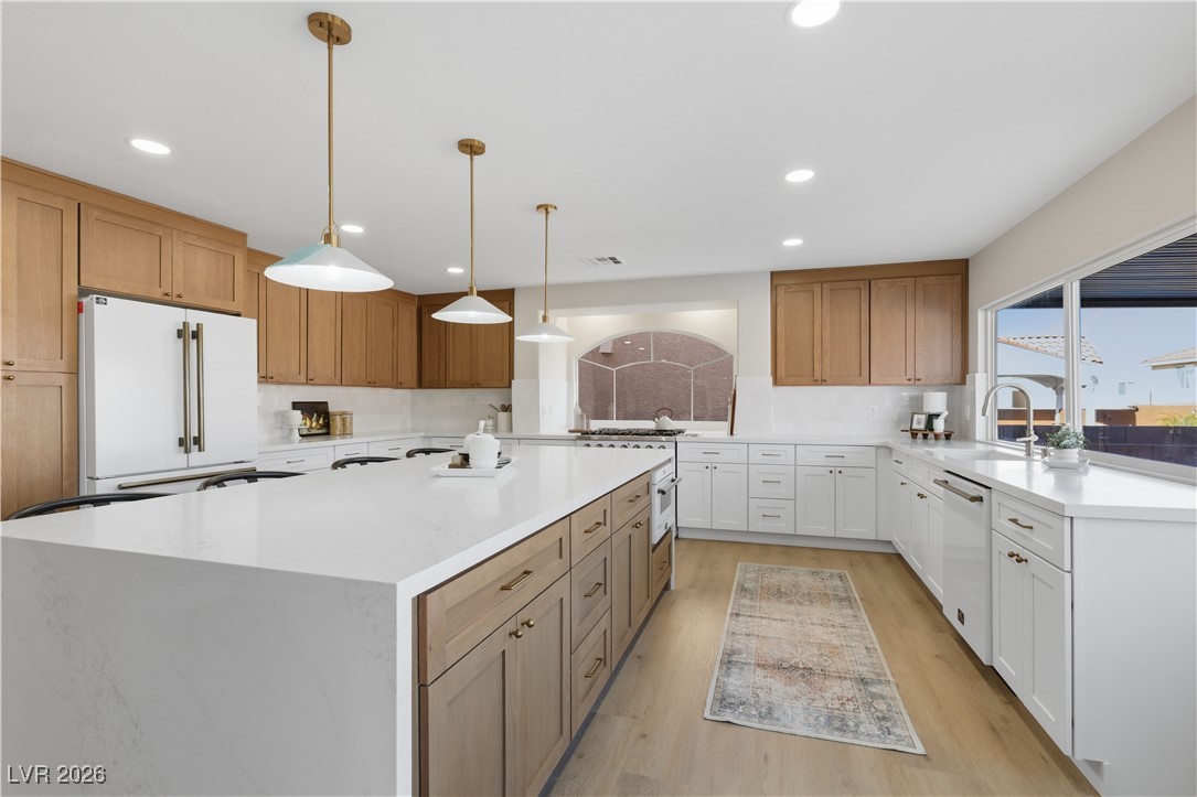 7536 Gossamer Wind Street