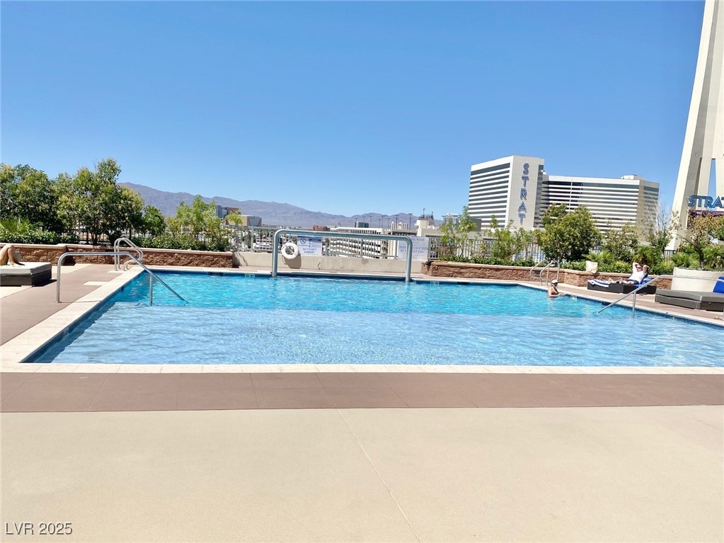 200 W Sahara Avenue 406
