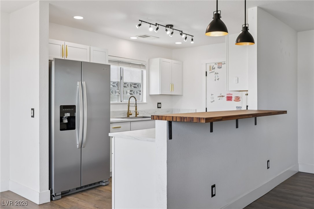 5002 E Hacienda Avenue