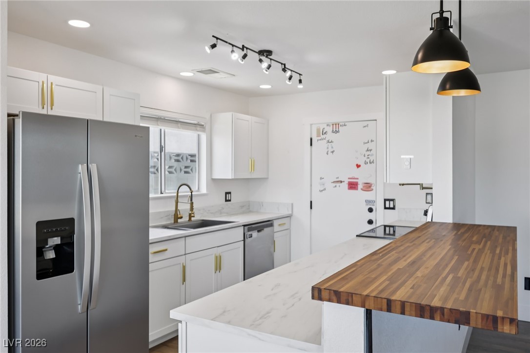 5002 E Hacienda Avenue