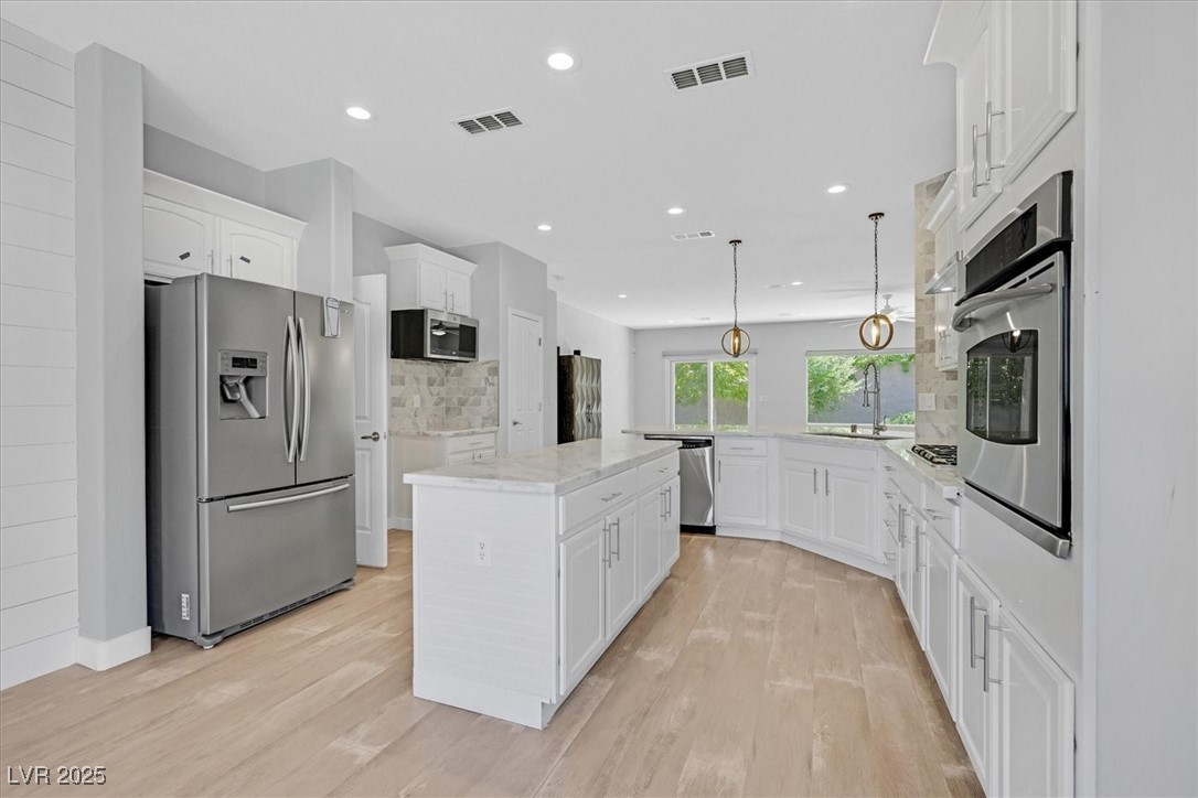 Henderson, Nevada 89044, United States, 3 Bedrooms Bedrooms, ,3 BathroomsBathrooms,Residential,Pending,19368