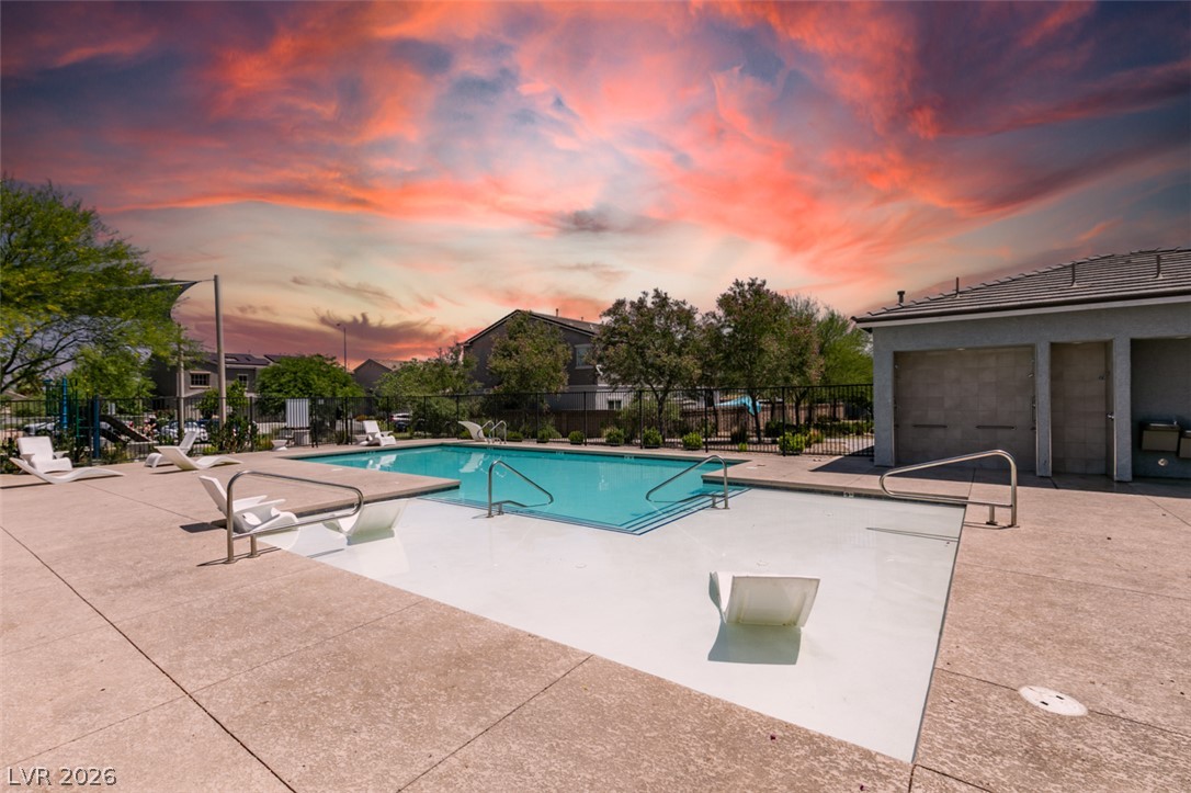2717 Rainy Meadows Avenue