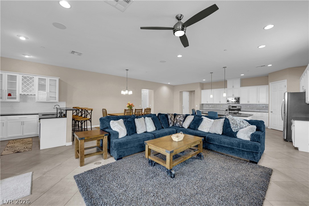 512 Heritage Bridge Avenue