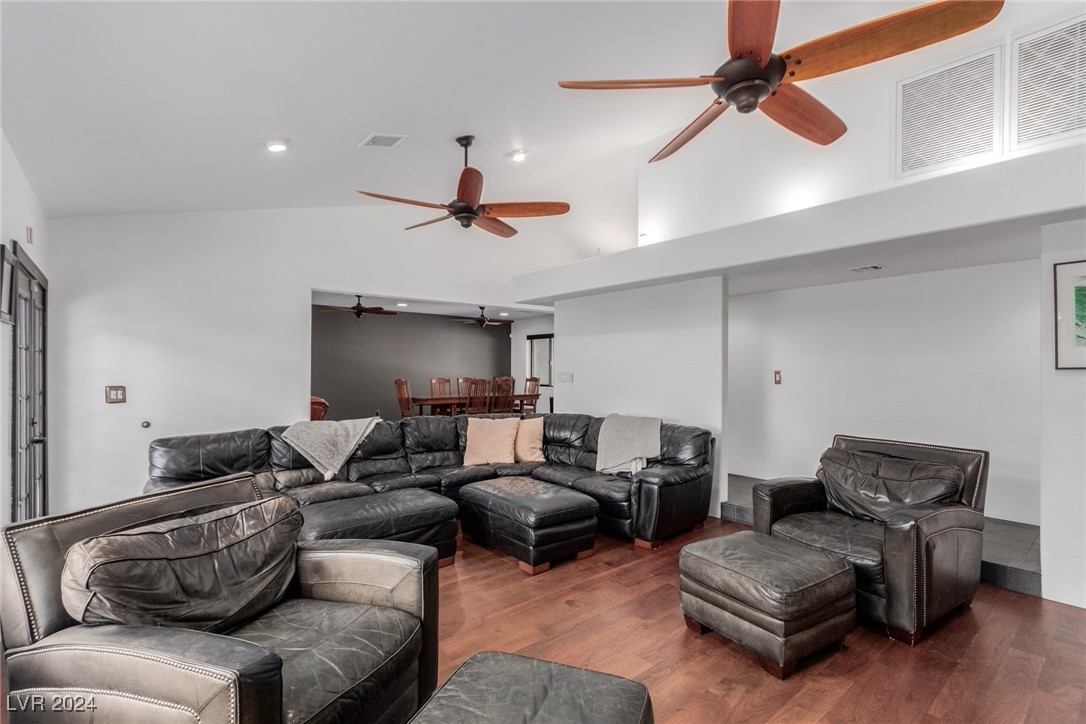 Las Vegas, Nevada 89129, United States, 5 Bedrooms Bedrooms, ,3 BathroomsBathrooms,Residential,Active,34023