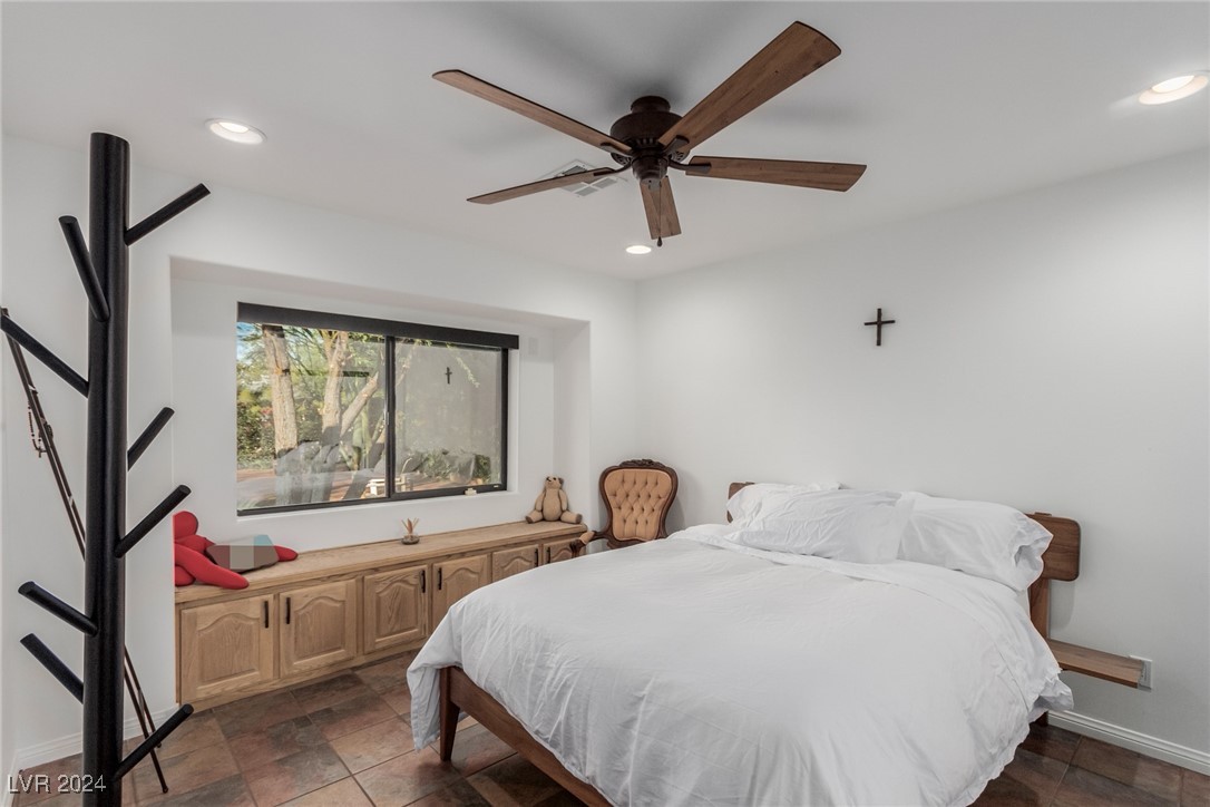 Las Vegas, Nevada 89129, United States, 5 Bedrooms Bedrooms, ,3 BathroomsBathrooms,Residential,Active,34023