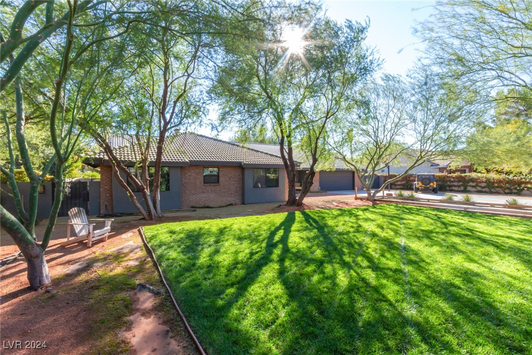 Las Vegas, Nevada 89129, United States, 5 Bedrooms Bedrooms, ,3 BathroomsBathrooms,Residential,Active,34023