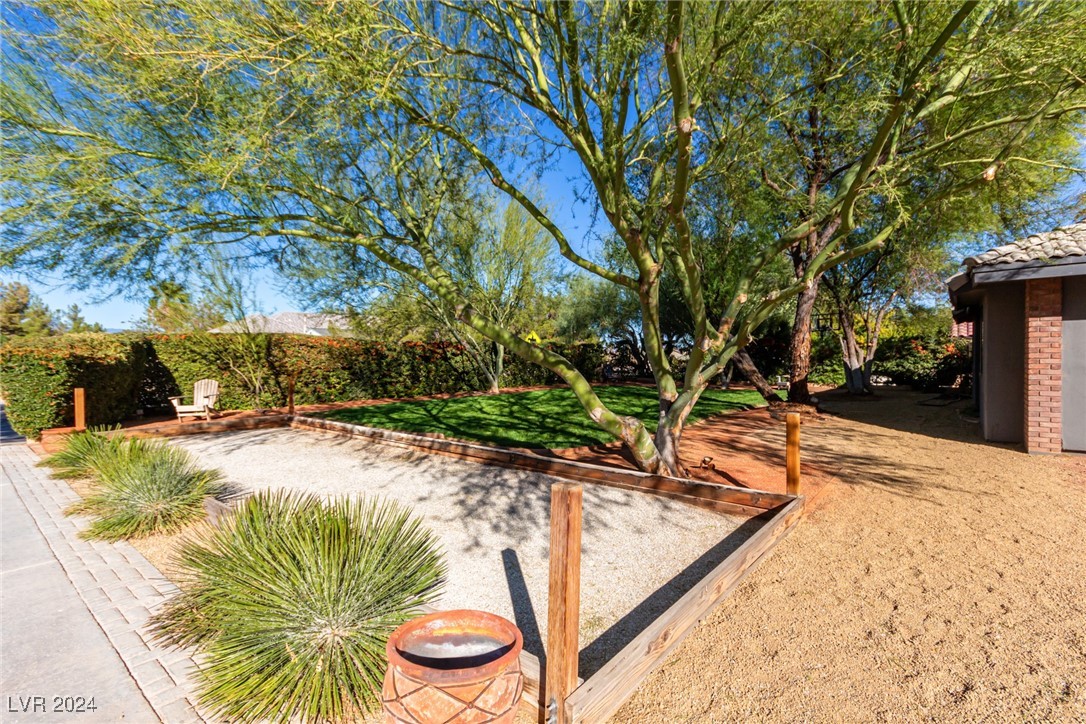 Las Vegas, Nevada 89129, United States, 5 Bedrooms Bedrooms, ,3 BathroomsBathrooms,Residential,Active,34023