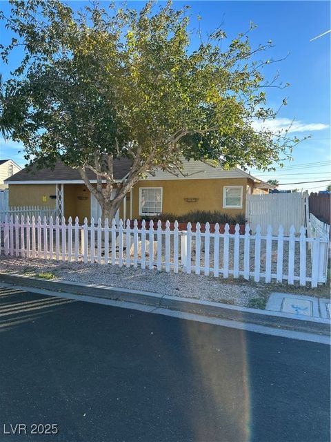 Photo of 1515 S 11th Street, Las Vegas, NV 89104 (MLS # 2731850) Photo of 1515 S 11th Street, Las Vegas, NV 89104 (MLS # 2731850)