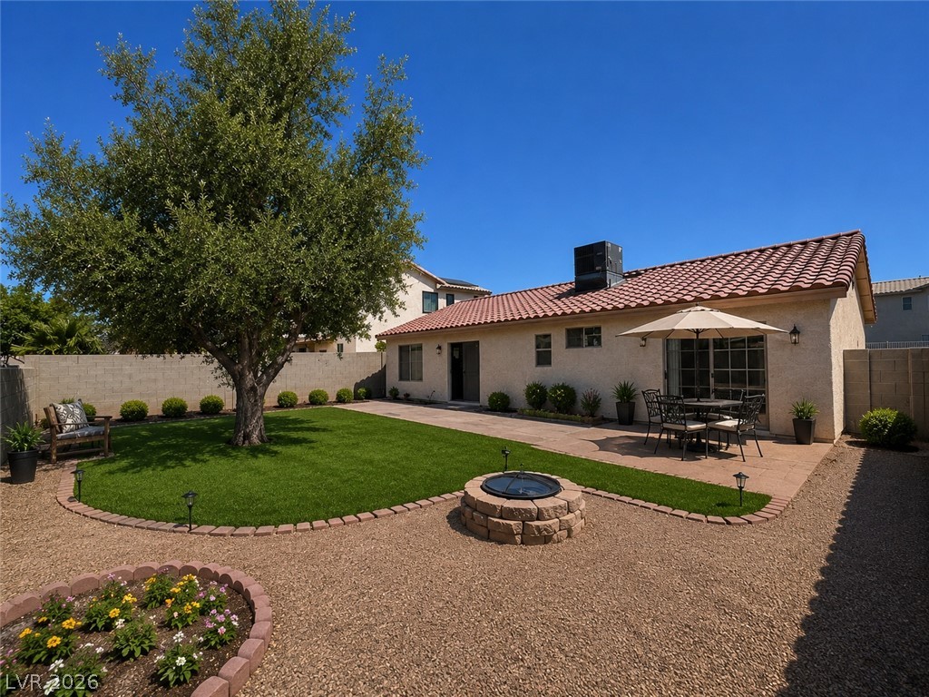 908 Sunnyfield Way