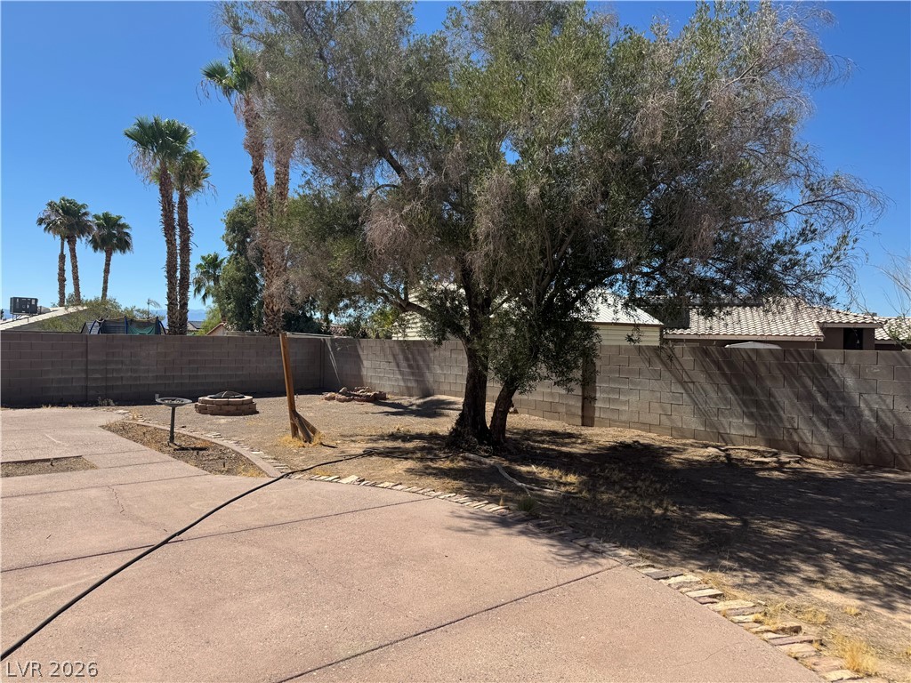 908 Sunnyfield Way
