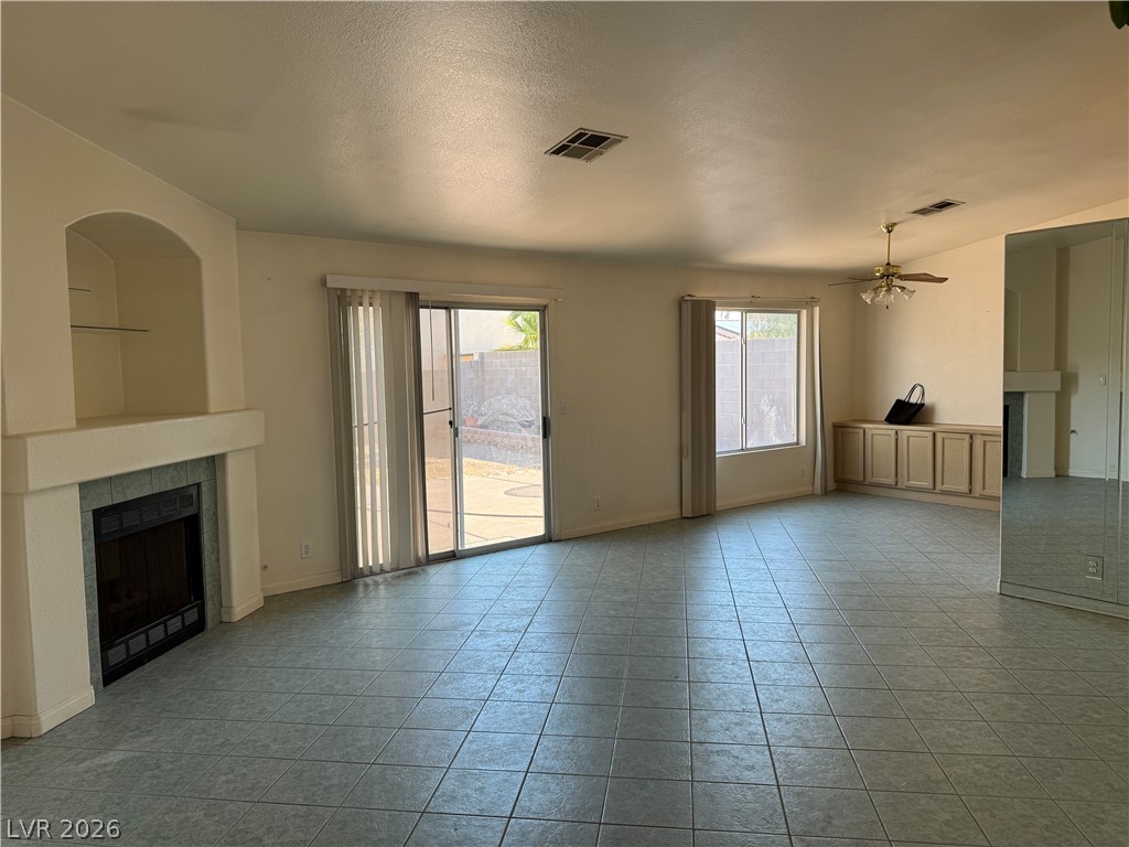 908 Sunnyfield Way