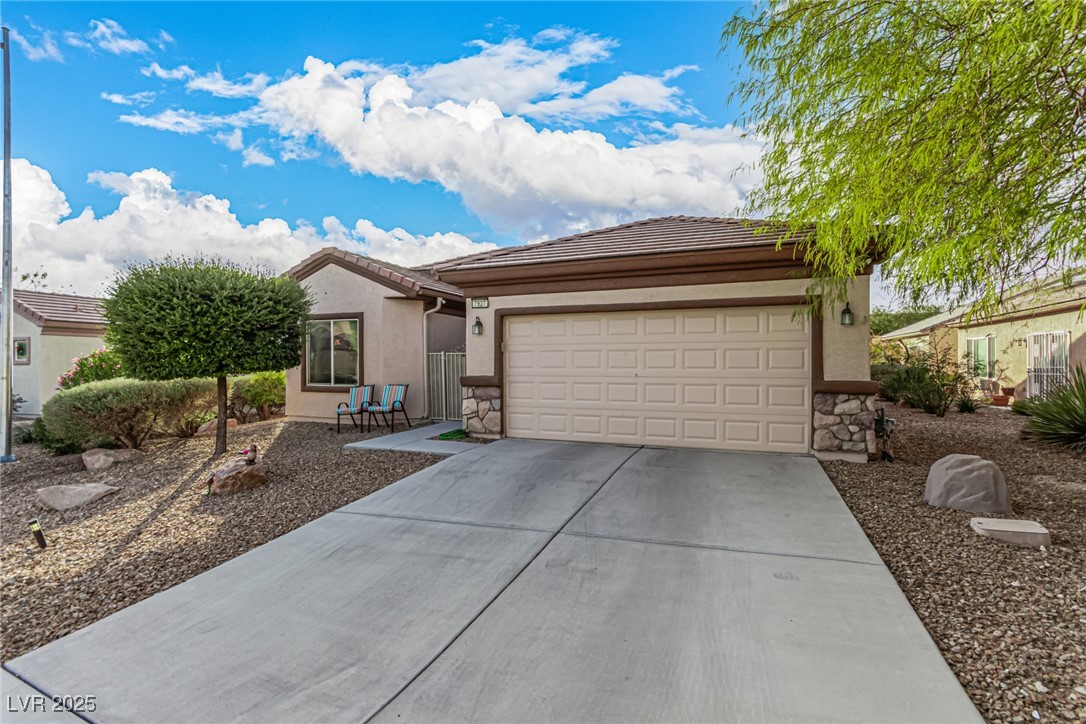 7927 Crested Starling Court
