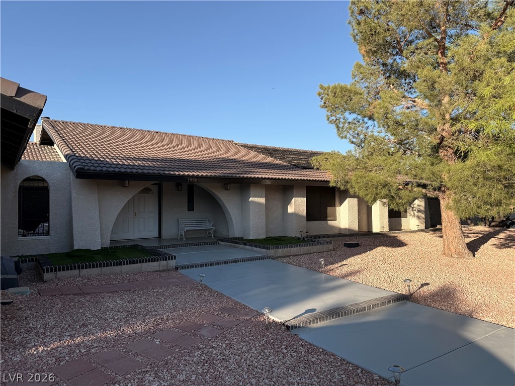 1012 Santa Ynez Avenue