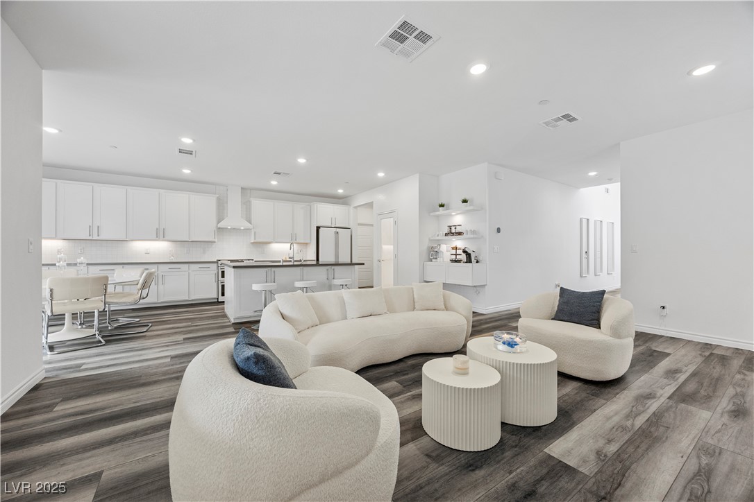 1291 Valencia Cliffs Avenue