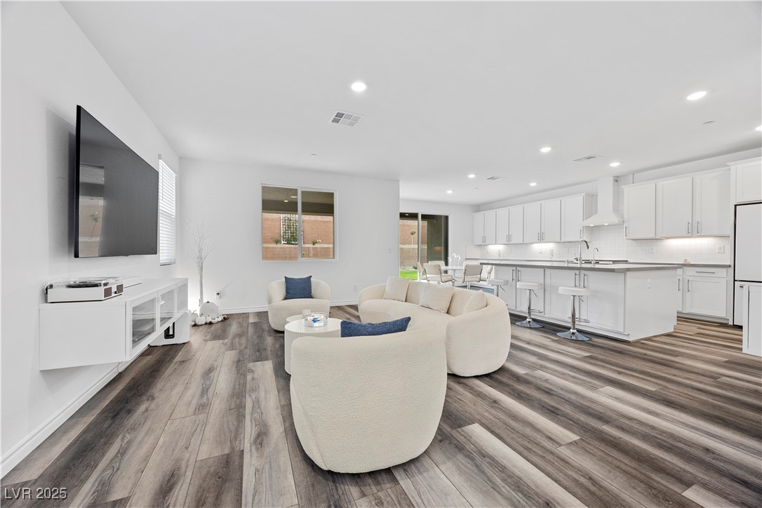 1291 Valencia Cliffs Avenue