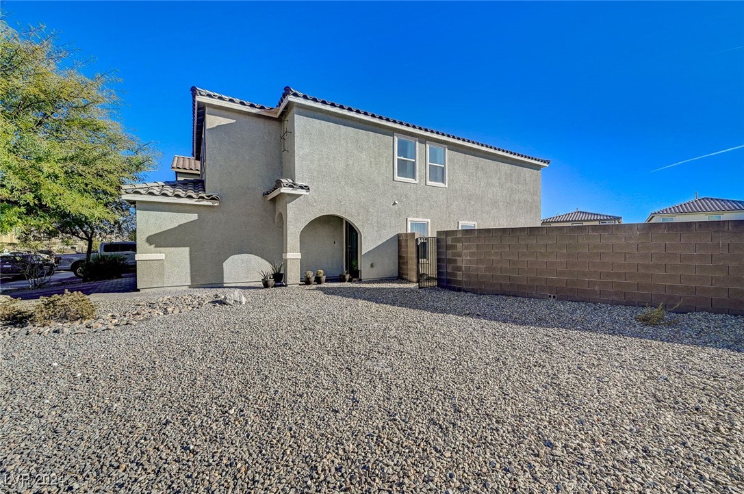1317 Hopespring Loop Avenue, North Las Vegas, Nevada image 2