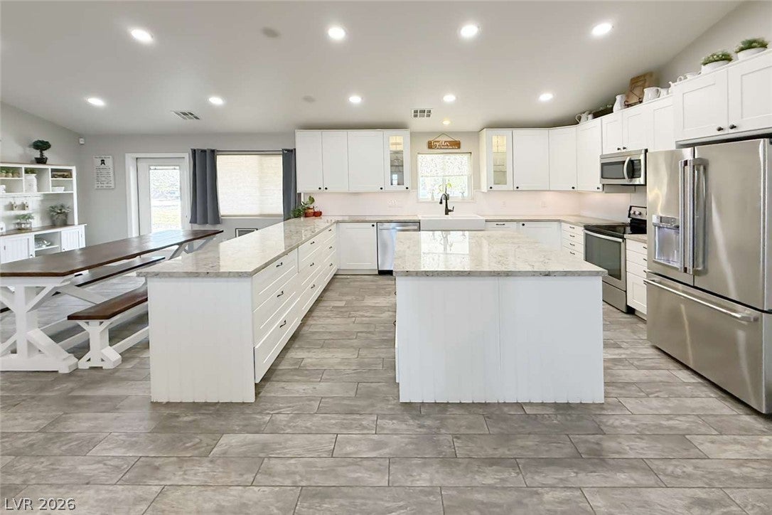 201 W Lupin Street