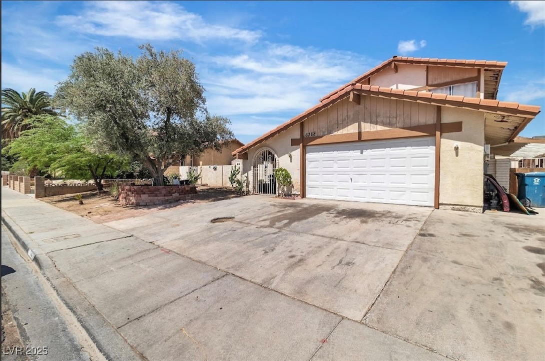 Las Vegas, Nevada 89103, United States, 5 Bedrooms Bedrooms, ,3 BathroomsBathrooms,Residential,Active,111581