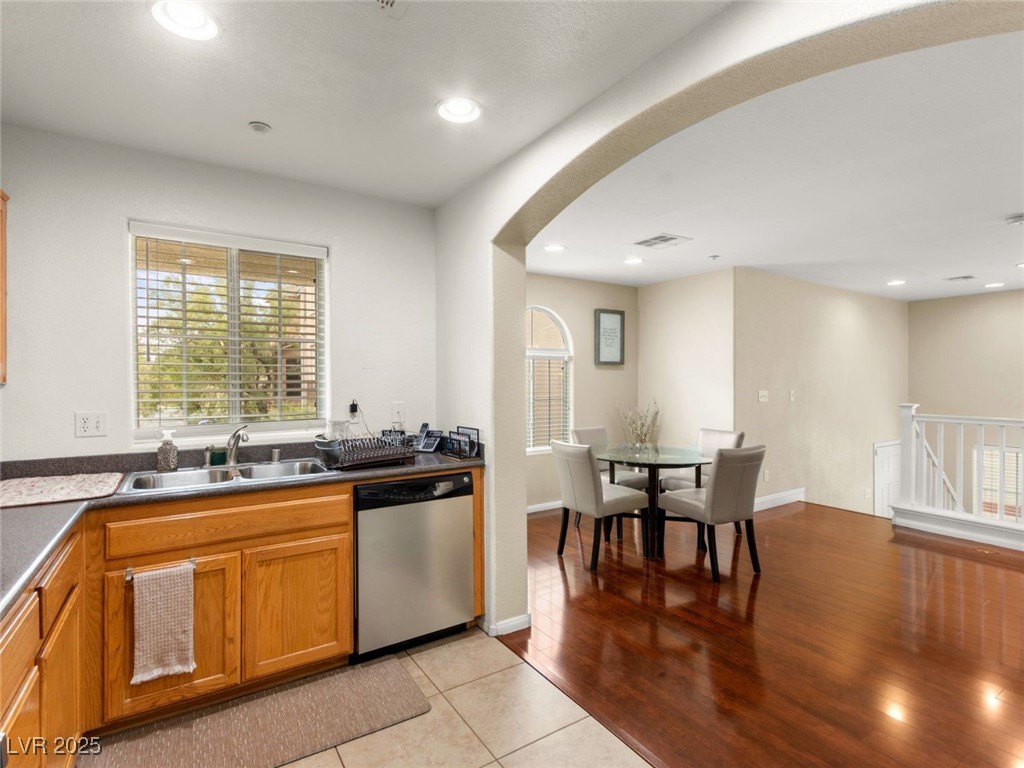 6488 Bentley Wood Court, Las Vegas, Nevada image 12