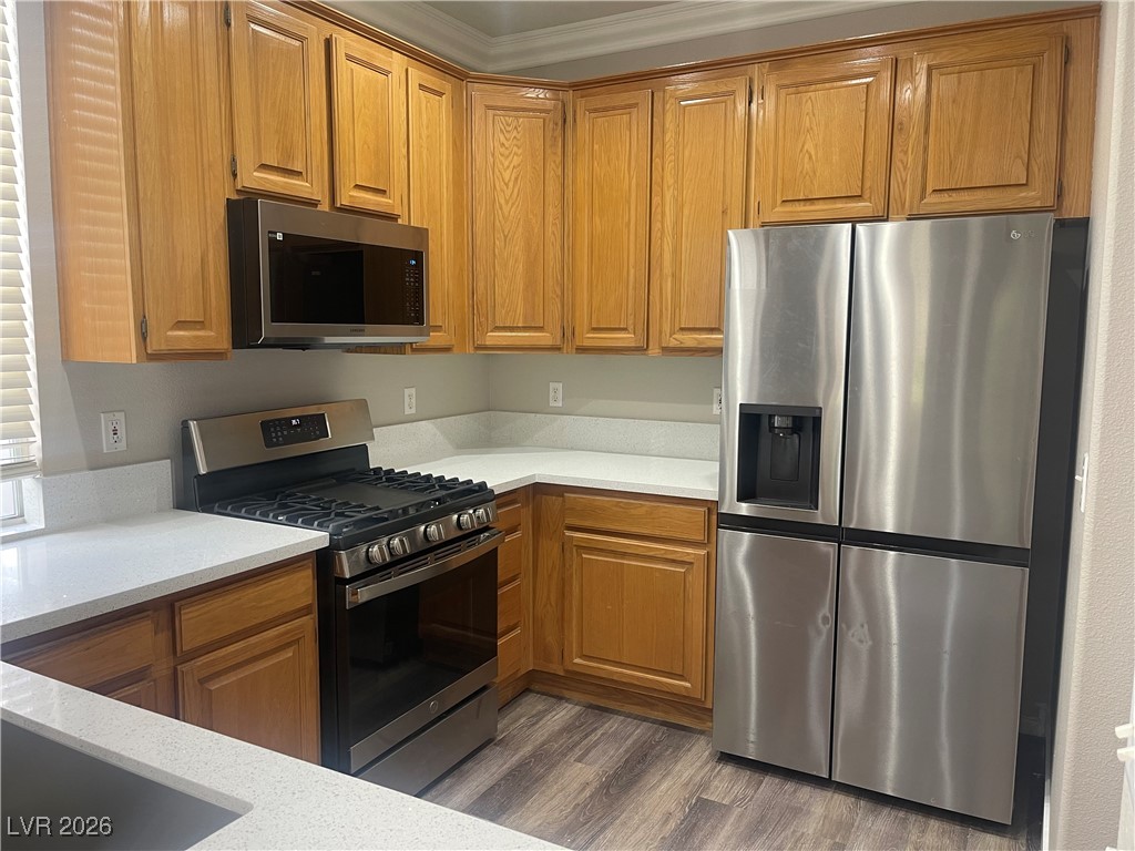 718 Canfield Point Avenue