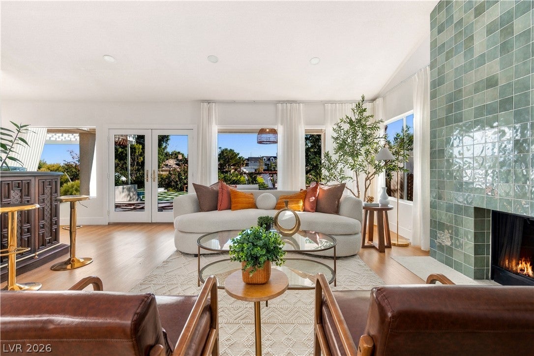 3003 La Mesa Drive