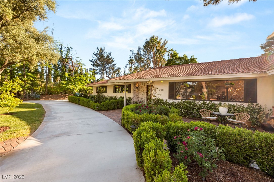 Properties 1 200 STONEWOOD Court