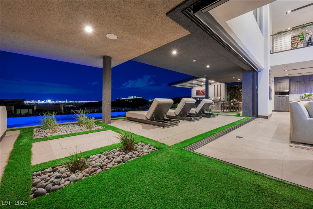 Properties 2 1786 Diamond Rim Court