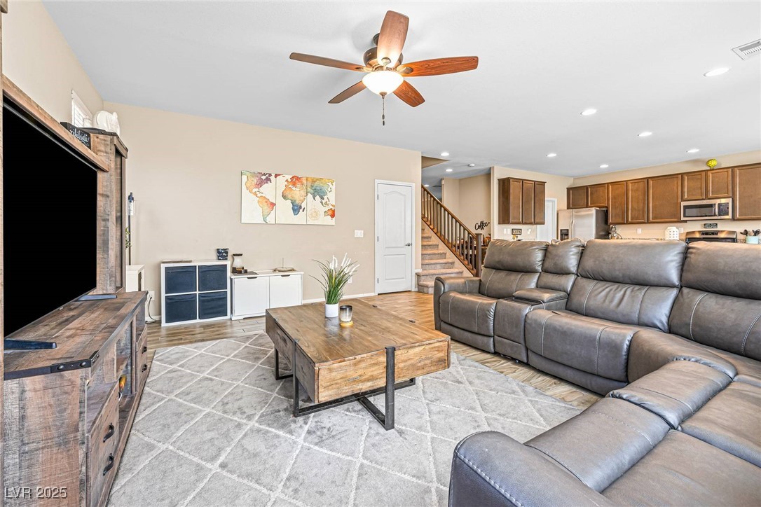 Las Vegas, Nevada 89166, United States, 5 Bedrooms Bedrooms, ,3 BathroomsBathrooms,Residential,Active,184122