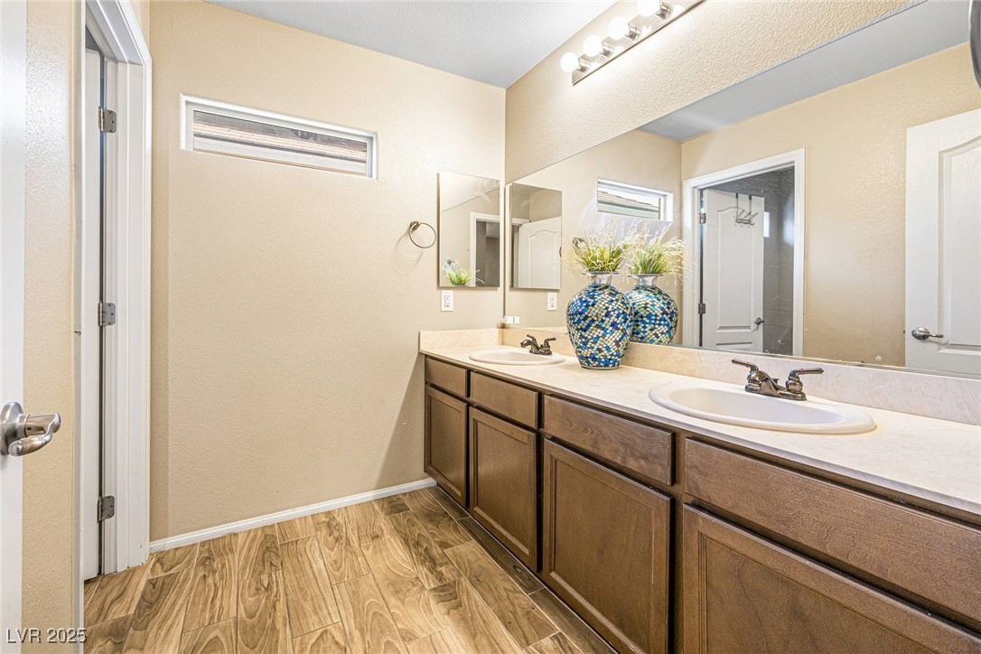 Las Vegas, Nevada 89166, United States, 5 Bedrooms Bedrooms, ,3 BathroomsBathrooms,Residential,Active,184122