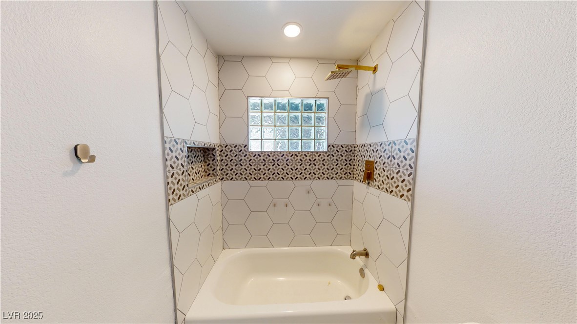 Las Vegas, Nevada 89104, United States, 4 Bedrooms Bedrooms, ,2 BathroomsBathrooms,Residential,Active,175623