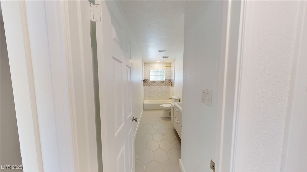 Las Vegas, Nevada 89104, United States, 4 Bedrooms Bedrooms, ,2 BathroomsBathrooms,Residential,Active,175623