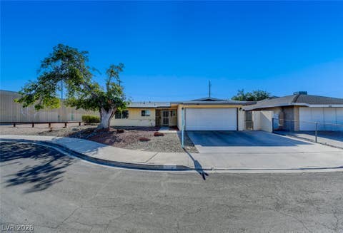 Homes For Sale - 108 Hollyhock Lane<br/> Las Vegas, NV 89107