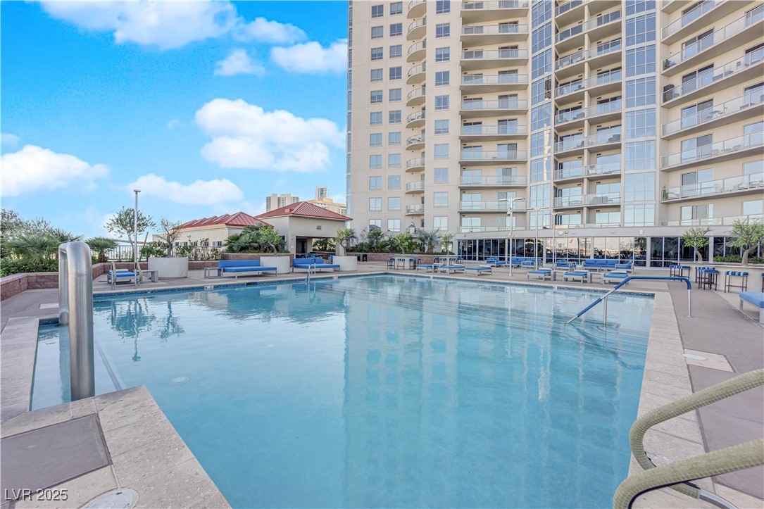 200 W Sahara Avenue 603