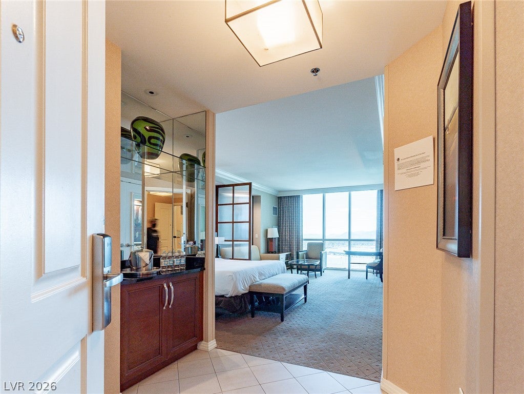 135 E Harmon Avenue 2104