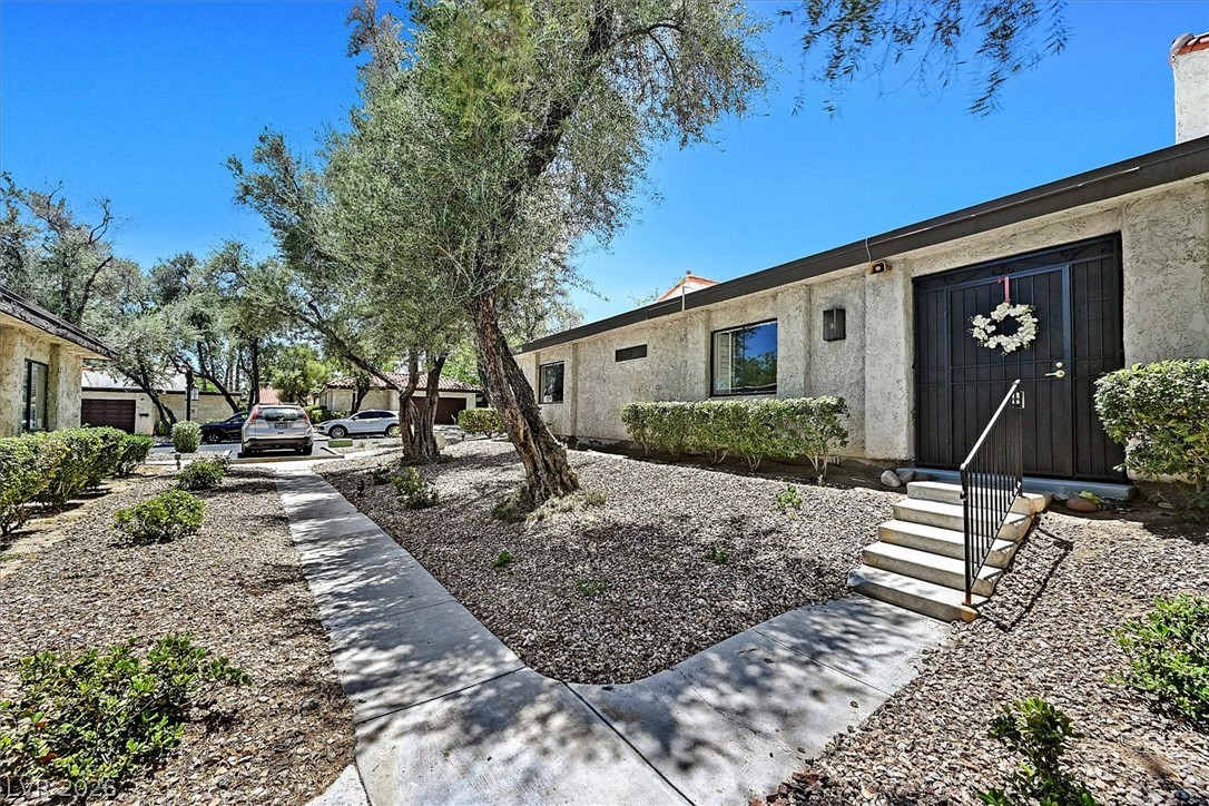 2450 El Paseo Circle