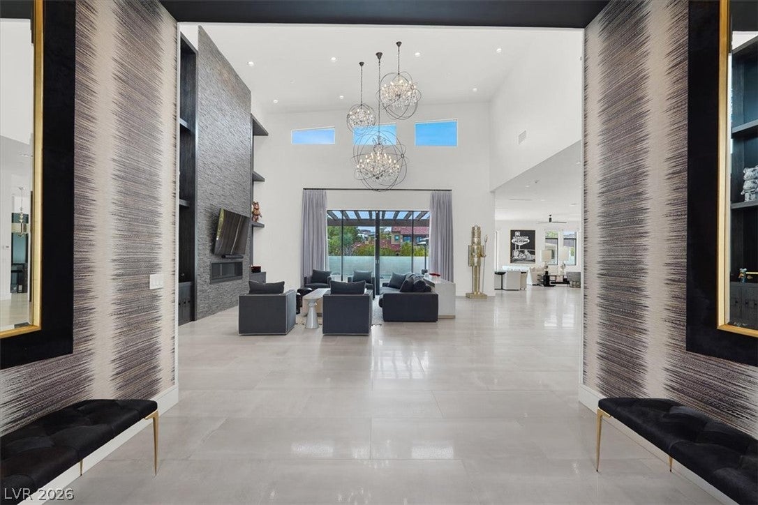 20 Pebble Hills Court