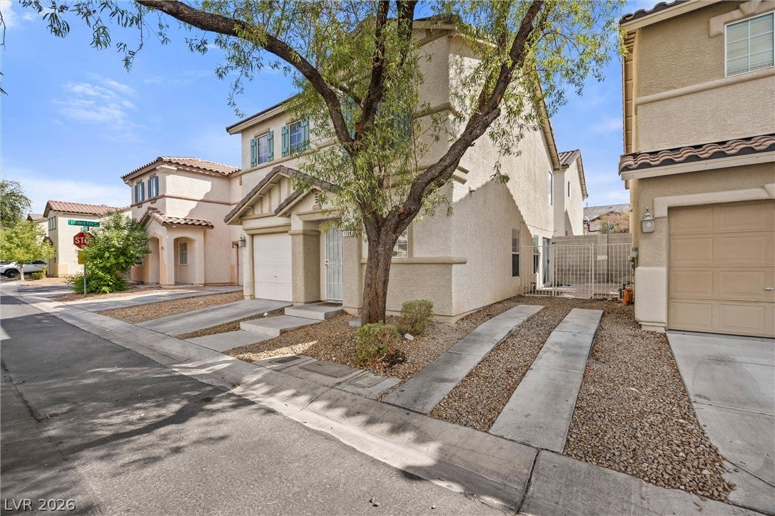 1194 Golden Apple Street