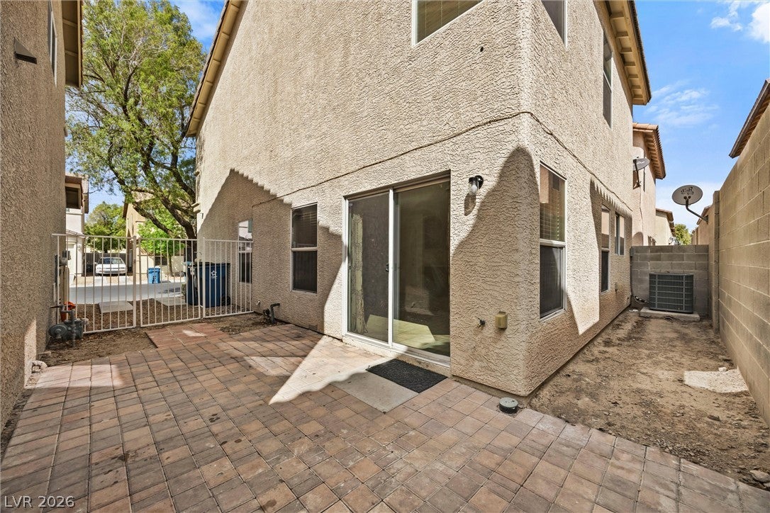 1194 Golden Apple Street