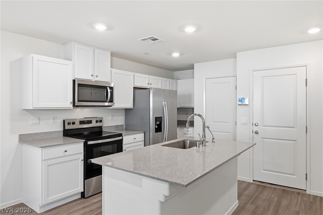 6916 Stratham Hill Street