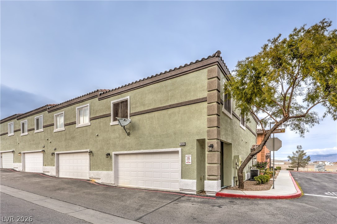 10450 Gold Shadow Avenue