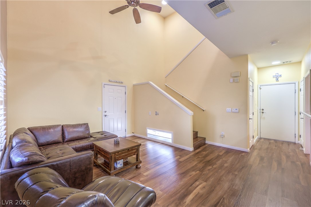 10450 Gold Shadow Avenue