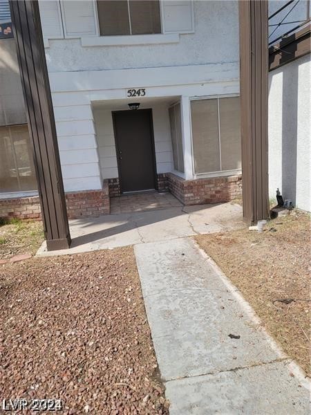 5243 Sunnywood Drive
